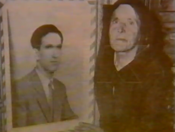 Γυναίκα με πορτραίτο - Στυλιανός Λένας